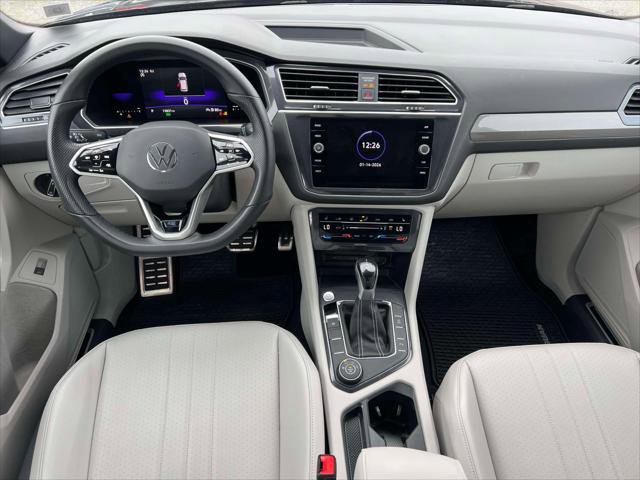 Used 2022 Volkswagen Tiguan SE R-Line image 12