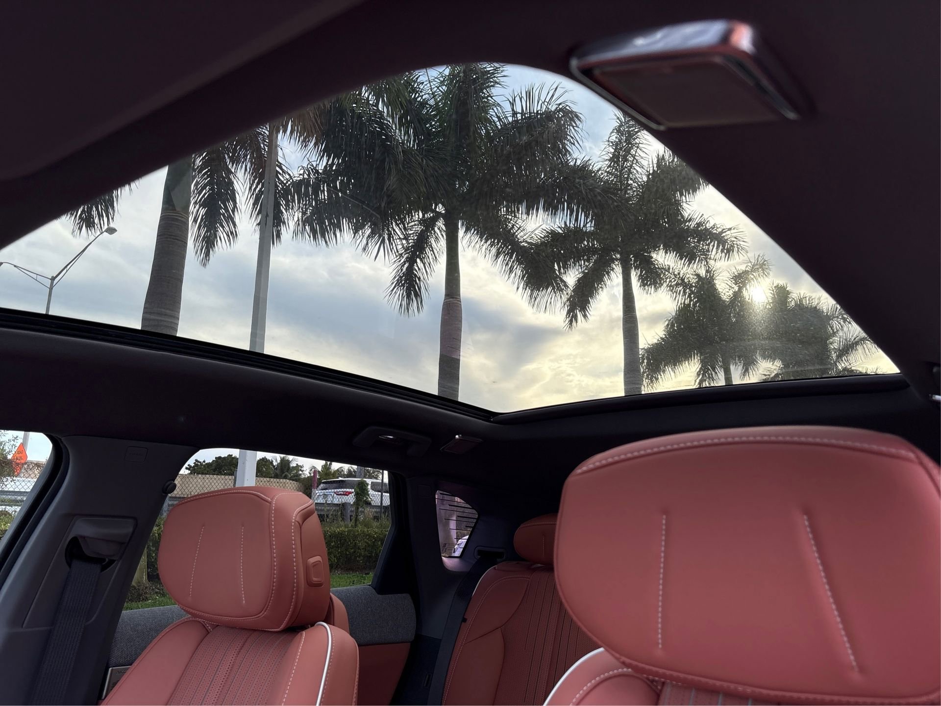 New 2025 Cadillac Optiq Luxury 2 image 32