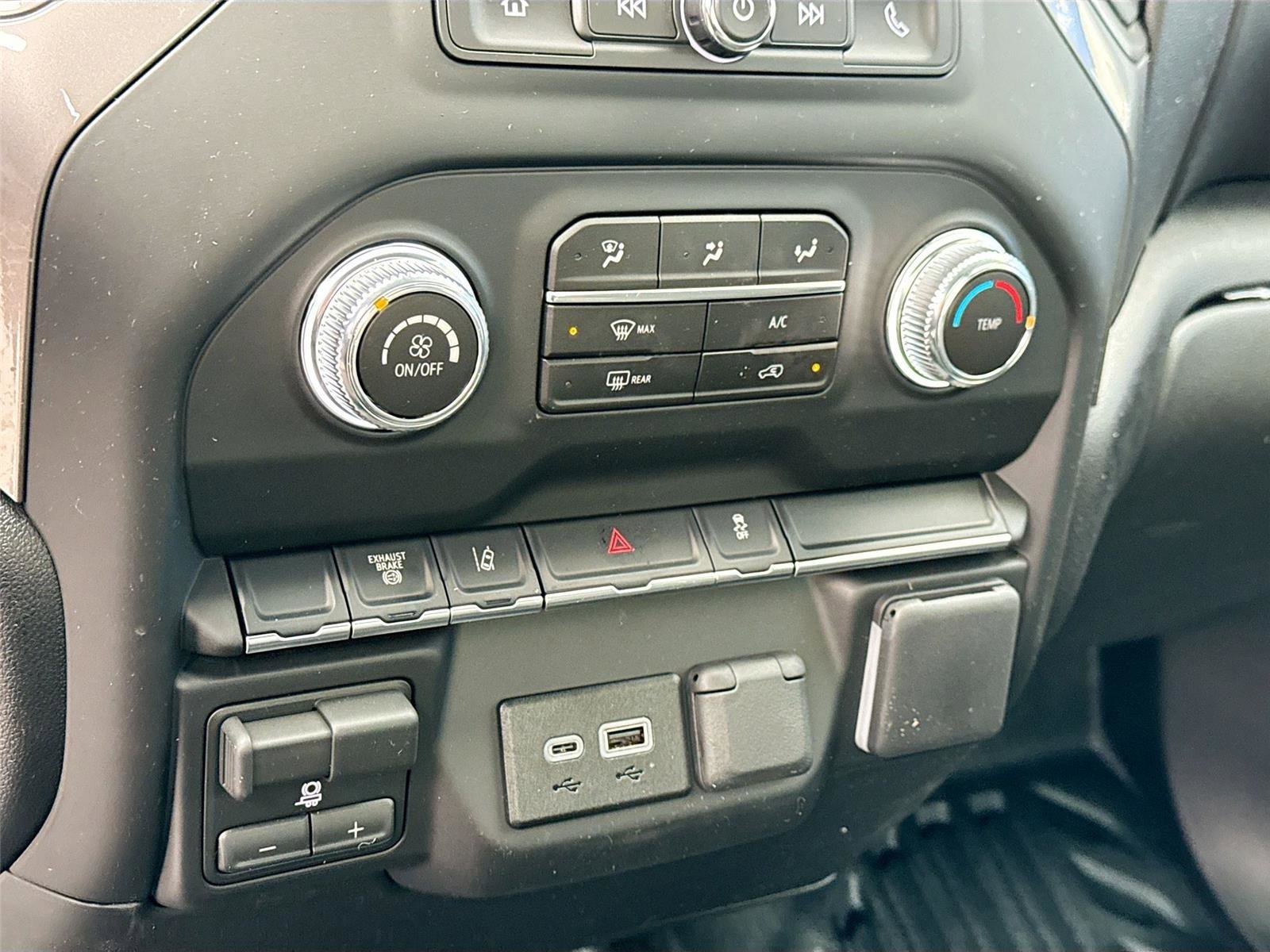 New 2026 GMC Sierra 3500 Pro w/ Convenience Package image 9