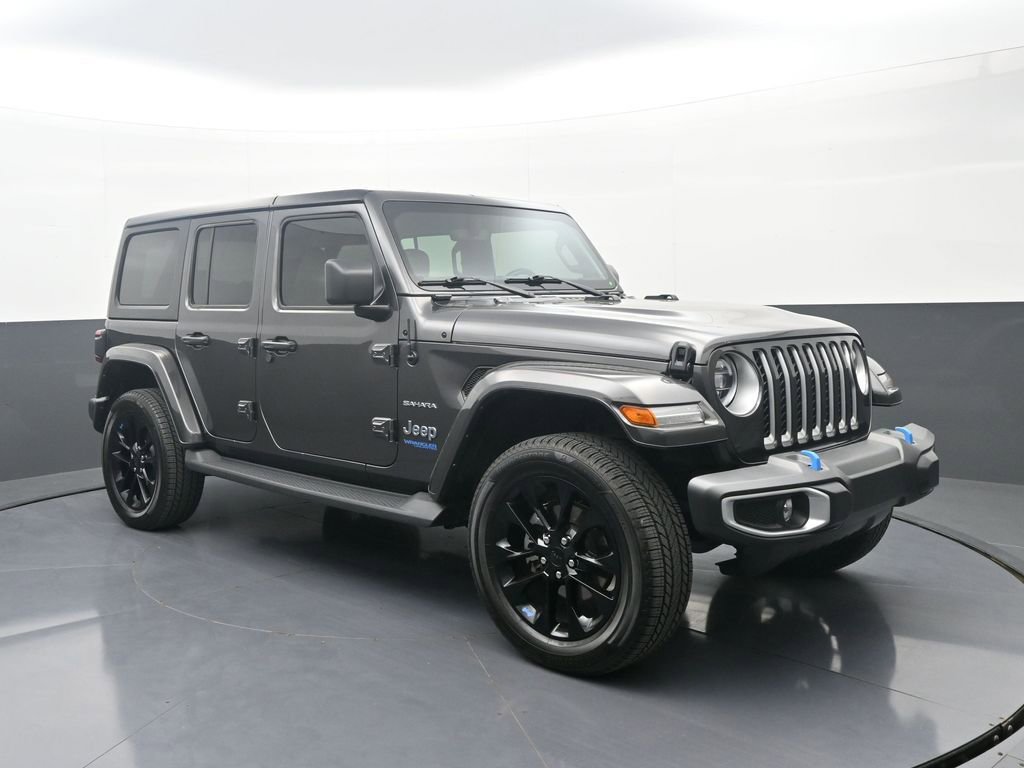 Used 2022 Jeep Wrangler Unlimited Sahara w/ Cold Weather Group AWD/4WD image 3