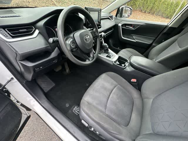 Used 2020 Toyota RAV4 XLE w/ Convenience Package image 16