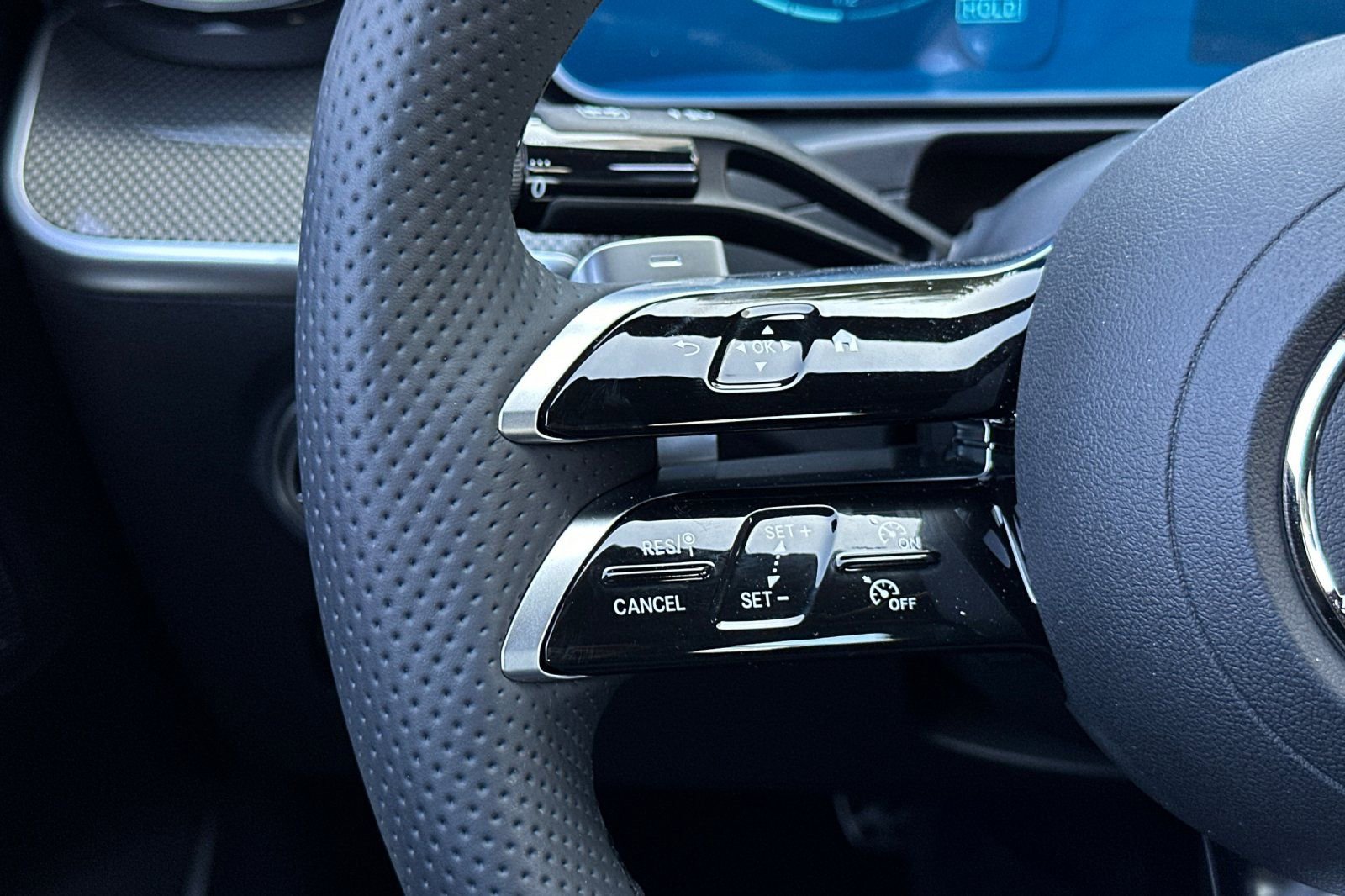 New 2025 Mercedes-Benz C 300 4MATIC Sedan image 25