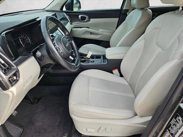 Used 2023 Kia Sorento S w/ Panoramic Sunroof Package FWD image 16