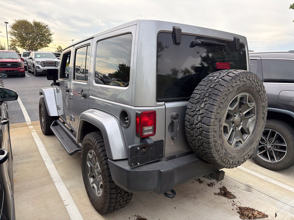 Used 2015 Jeep Wrangler Unlimited Rubicon w/ Connectivity Group AWD/4WD image 4
