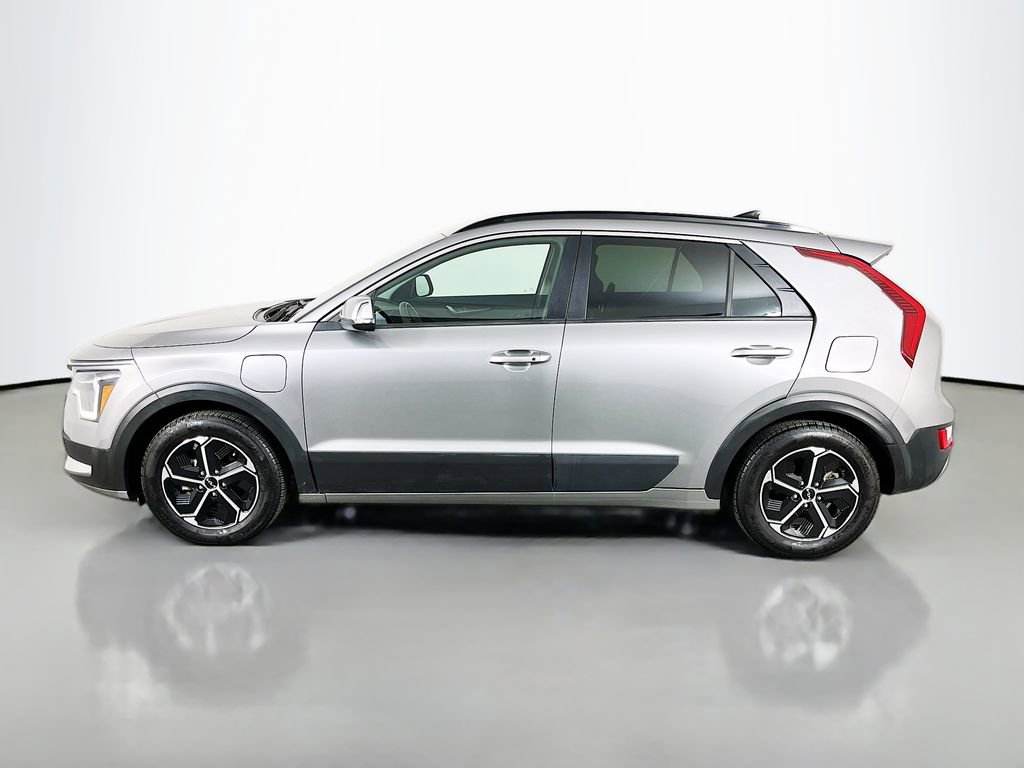 Used 2023 Kia Niro EX w/ EX Cold Weather Package FWD image 5