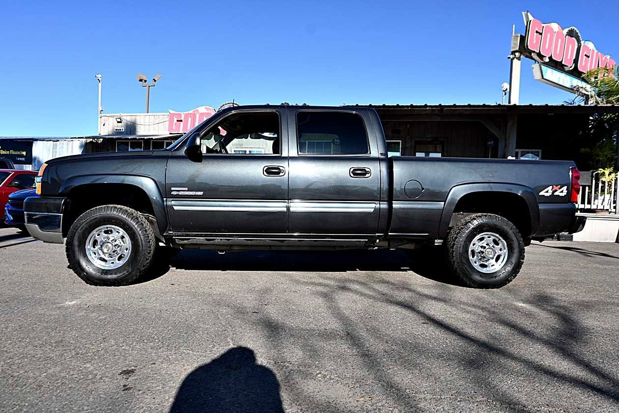 Used 2004 Chevrolet Silverado 2500 LT w/ Skid Plate Package image 4