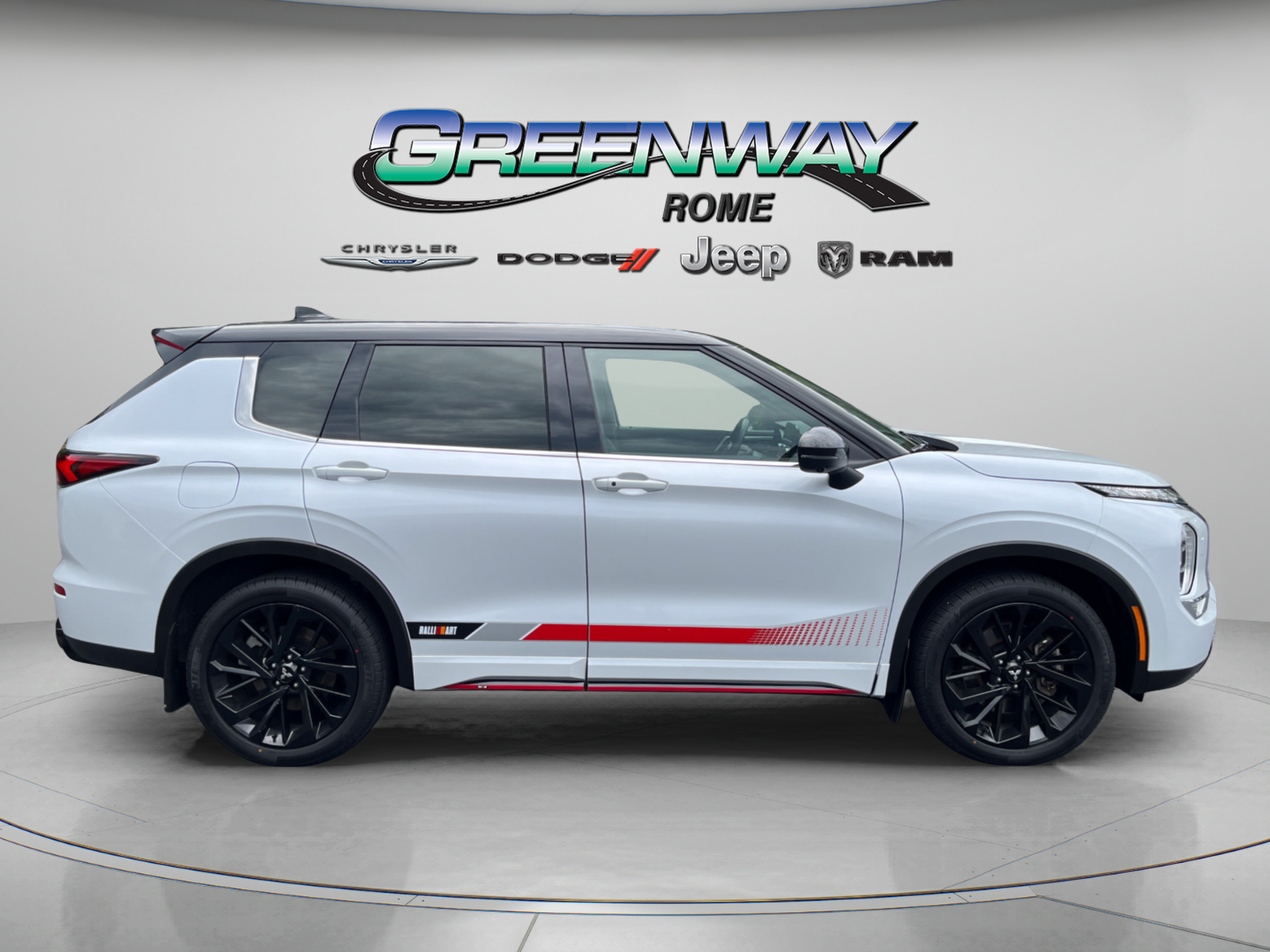 Used 2024 Mitsubishi Outlander Ralliart AWD/4WD image 8