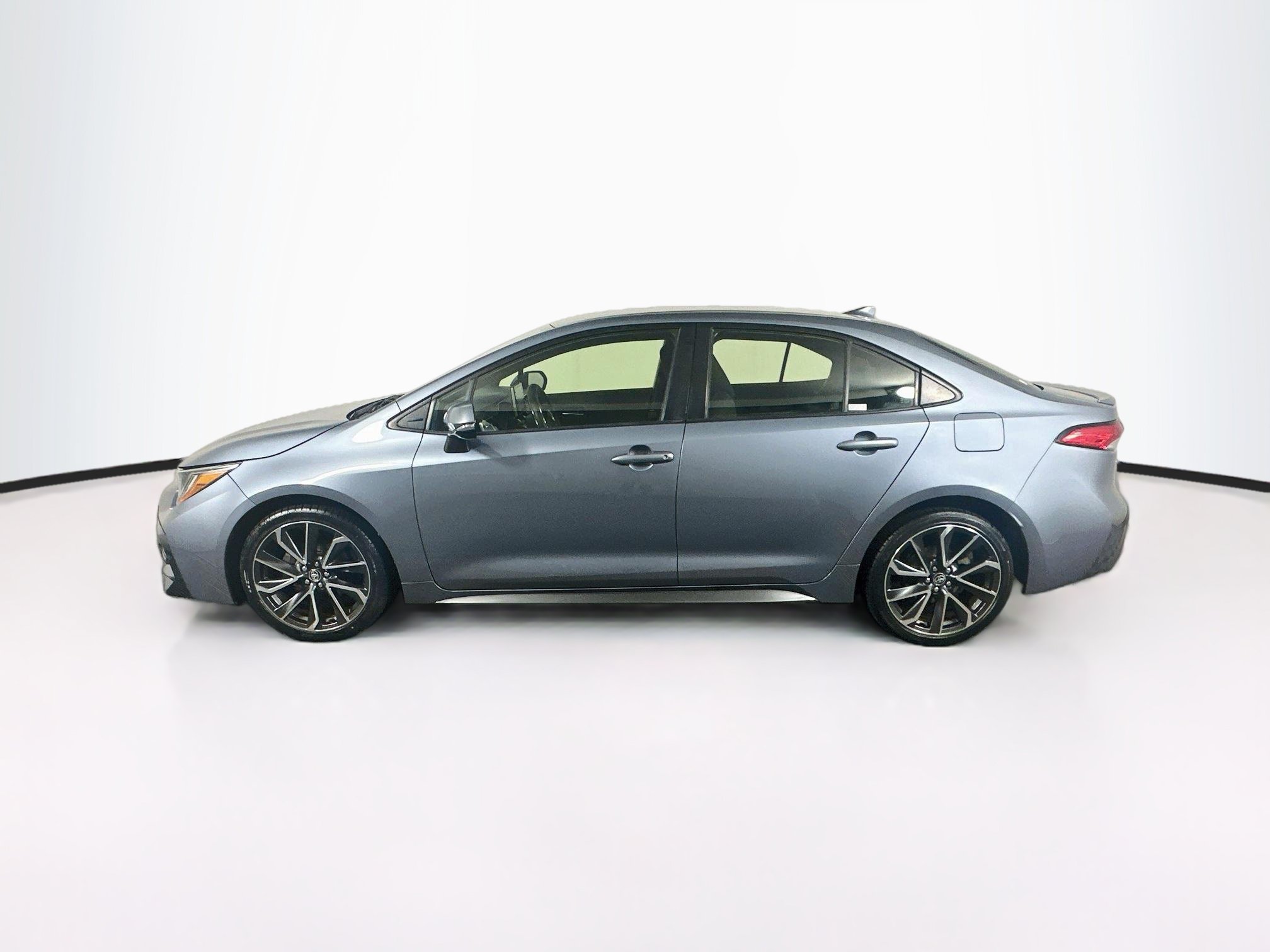 Used 2021 Toyota Corolla SE FWD image 4