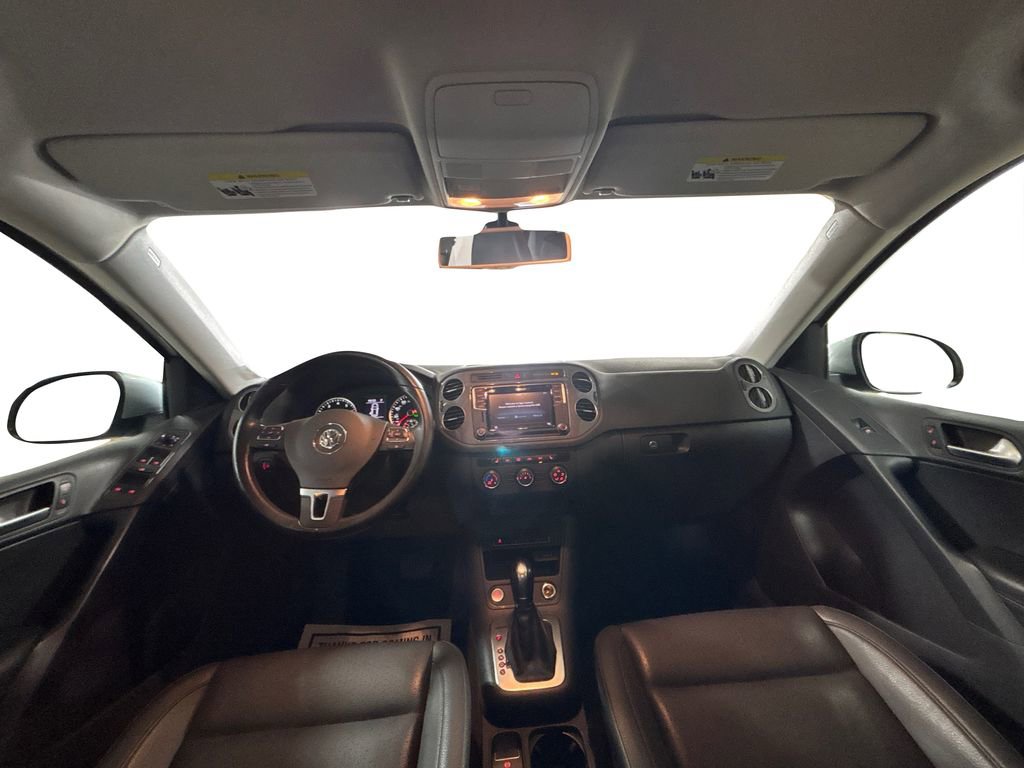 Used 2017 Volkswagen Tiguan S image 18