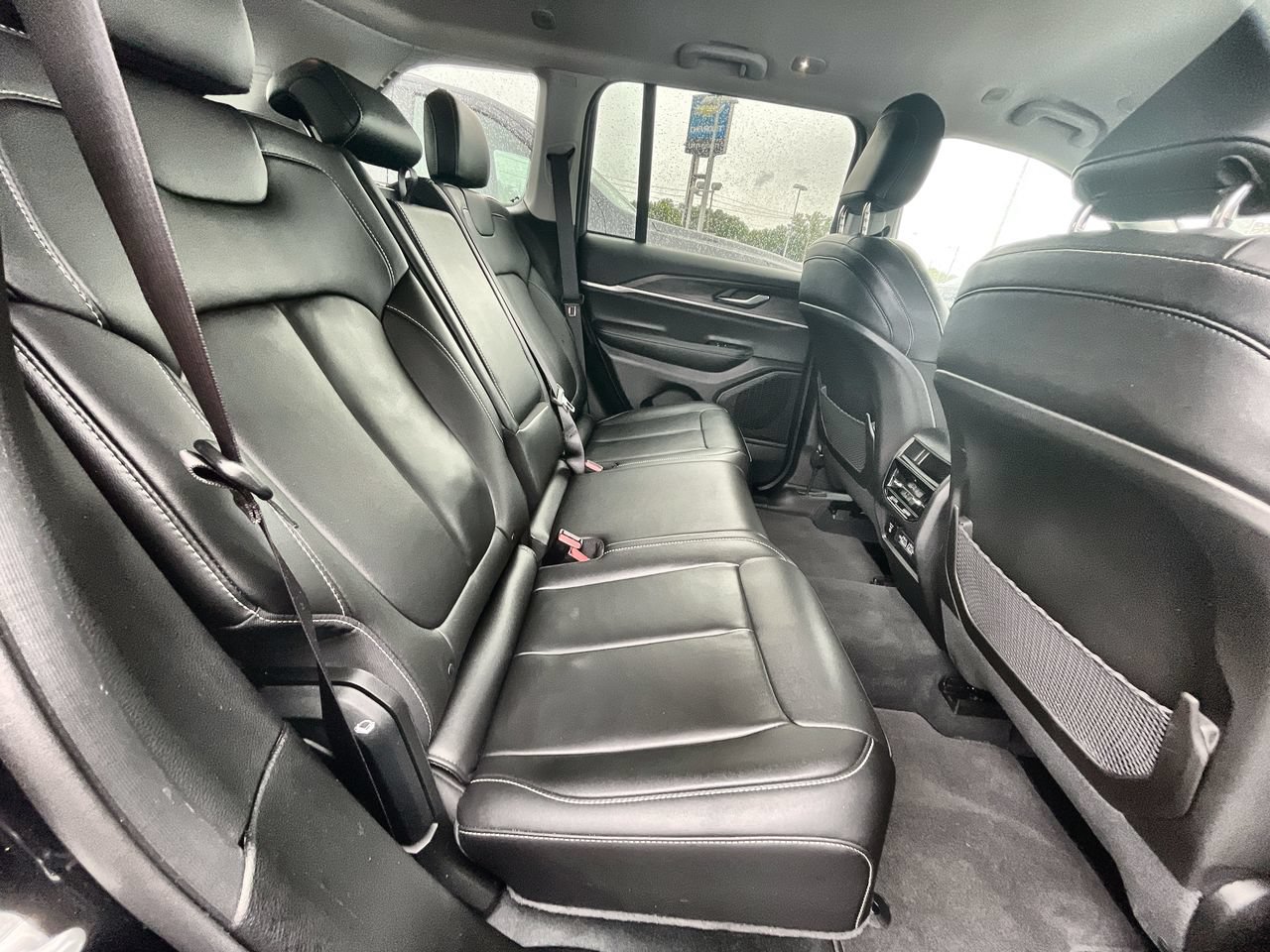 Used 2023 Jeep Grand Cherokee Limited w/ Black Appearance Package RWD image 26