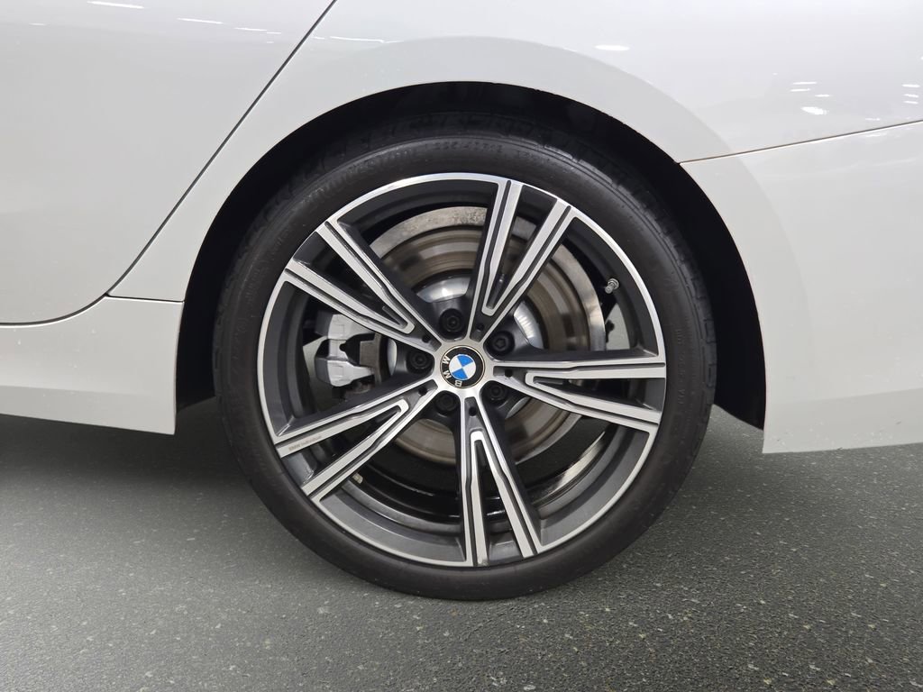 Used 2023 BMW 330i xDrive Sedan w/ Premium Package image 27