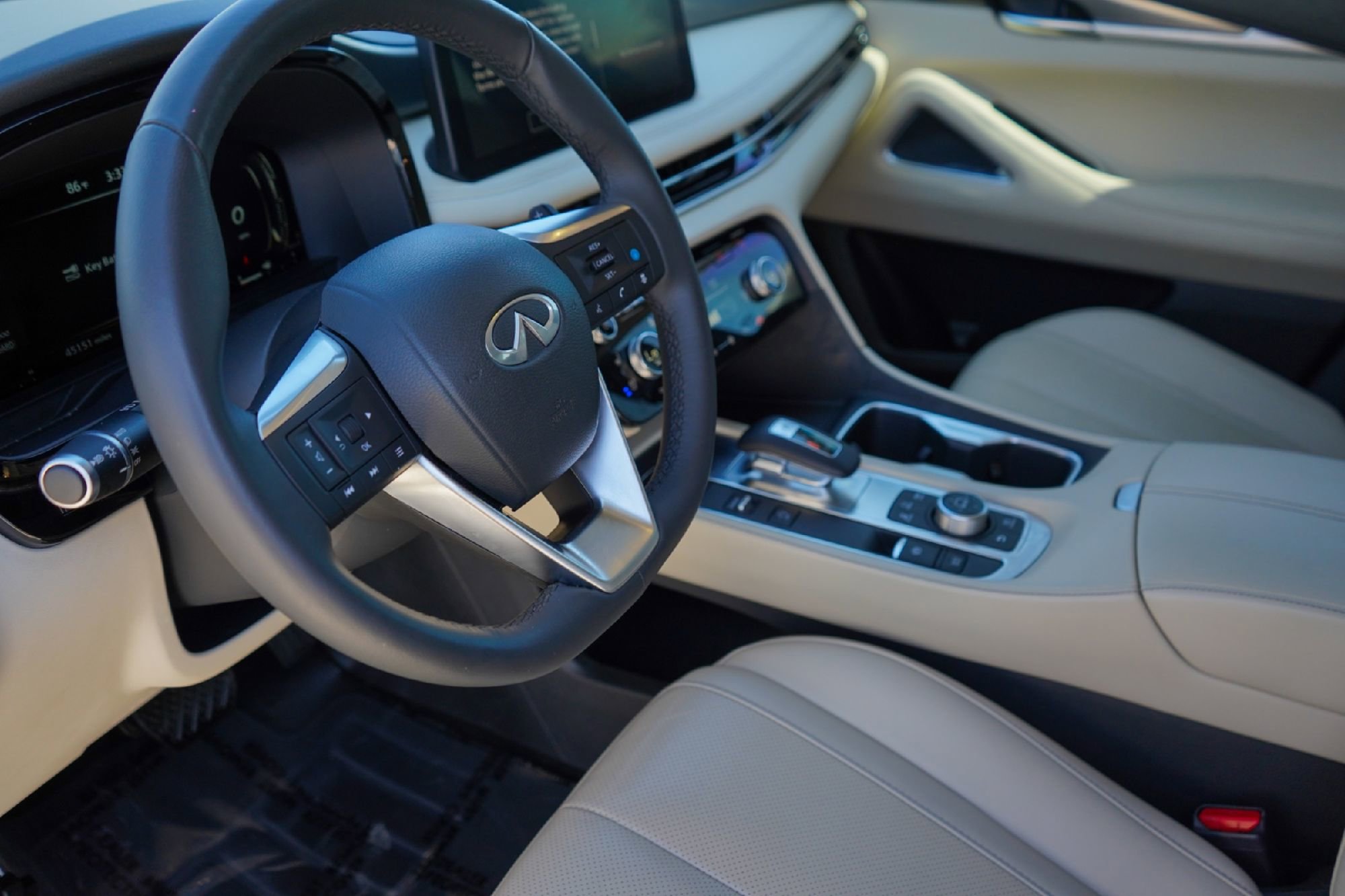 Certified 2023 INFINITI QX60 Luxe w/ Performance Audio Package image 7