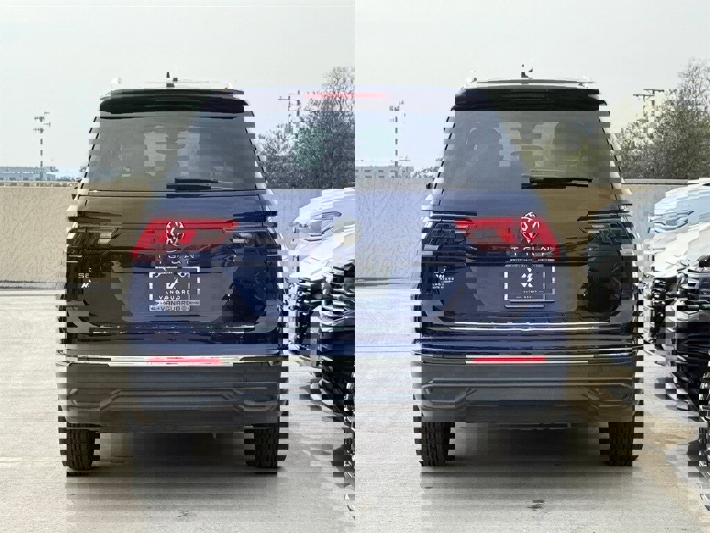 Certified 2022 Volkswagen Tiguan SE w/ Panoramic Sunroof Package image 7