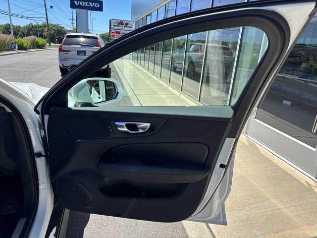Certified 2025 Volvo V60 B5 Cross Country Plus AWD/4WD image 14