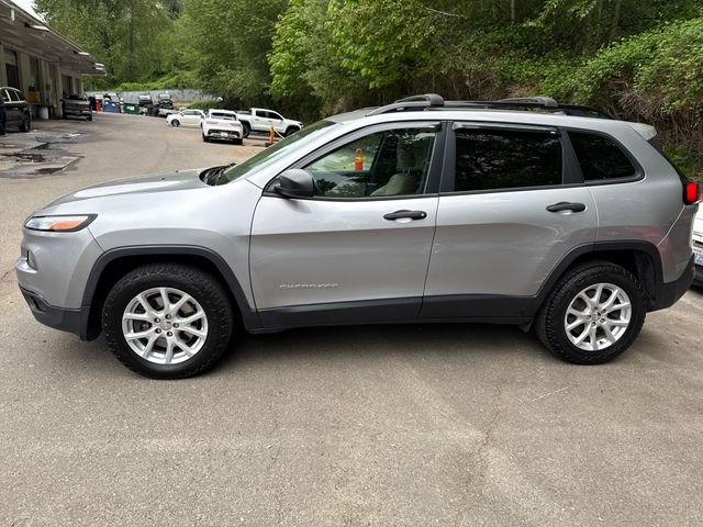 Used 2017 Jeep Cherokee Sport AWD/4WD image 4