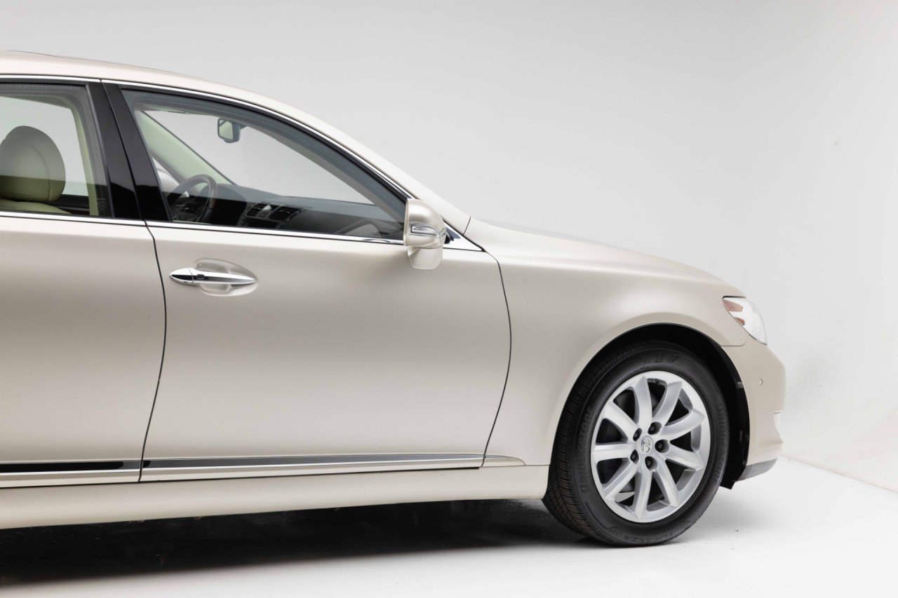 Used 2012 Lexus LS 460 w/ Luxury Value Edition RWD image 39