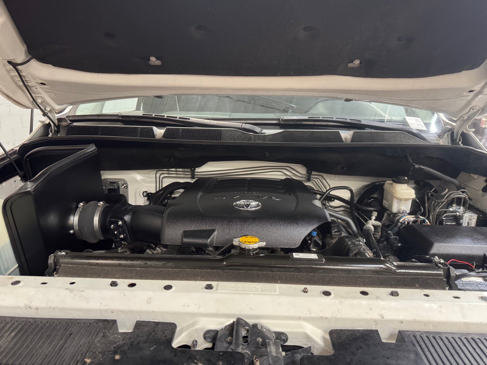 Used 2016 Toyota Tundra SR5 w/ TRD Off Road Package AWD/4WD image 21