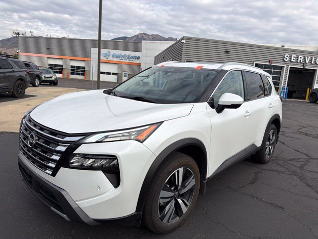 Used 2025 Nissan Rogue SL w/ SL Premium Package AWD/4WD image 12