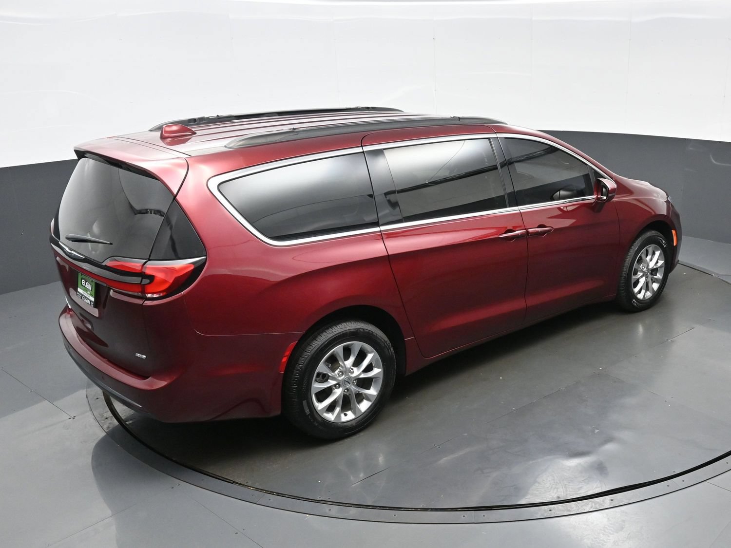 Used 2022 Chrysler Pacifica Touring-L AWD/4WD image 40