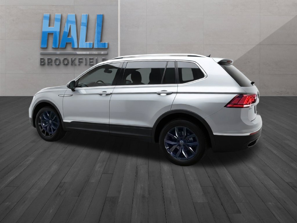 Certified 2023 Volkswagen Tiguan SE w/ Panoramic Sunroof Package AWD/4WD image 4
