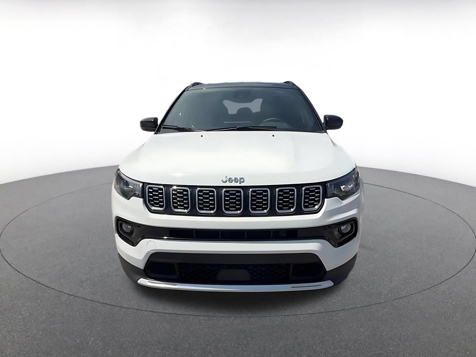 Used 2025 Jeep Compass Limited AWD/4WD image 4