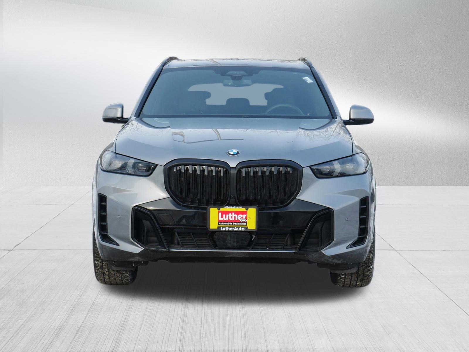 Used 2026 BMW X5 xDrive40i w/ M Sport Package image 2