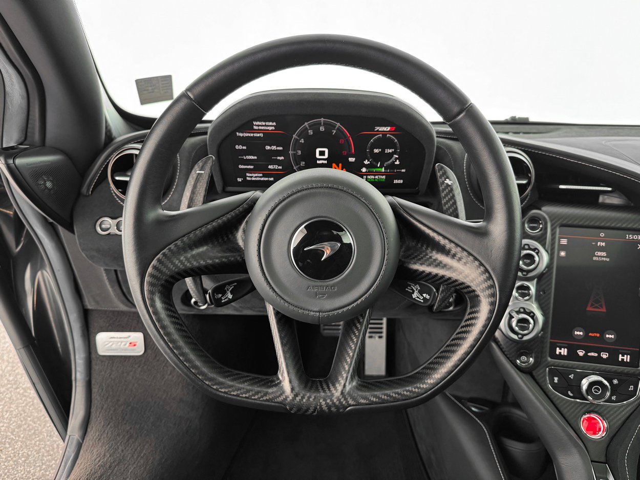 Used 2022 McLaren 720S Performance image 11
