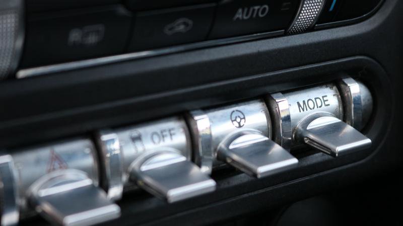 Used 2016 Ford Mustang Premium image 22