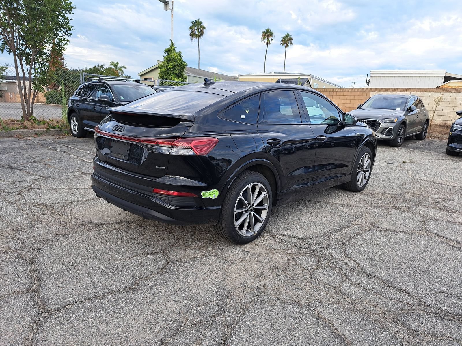 Used 2022 Audi Q4 e-tron Premium Plus AWD/4WD image 5