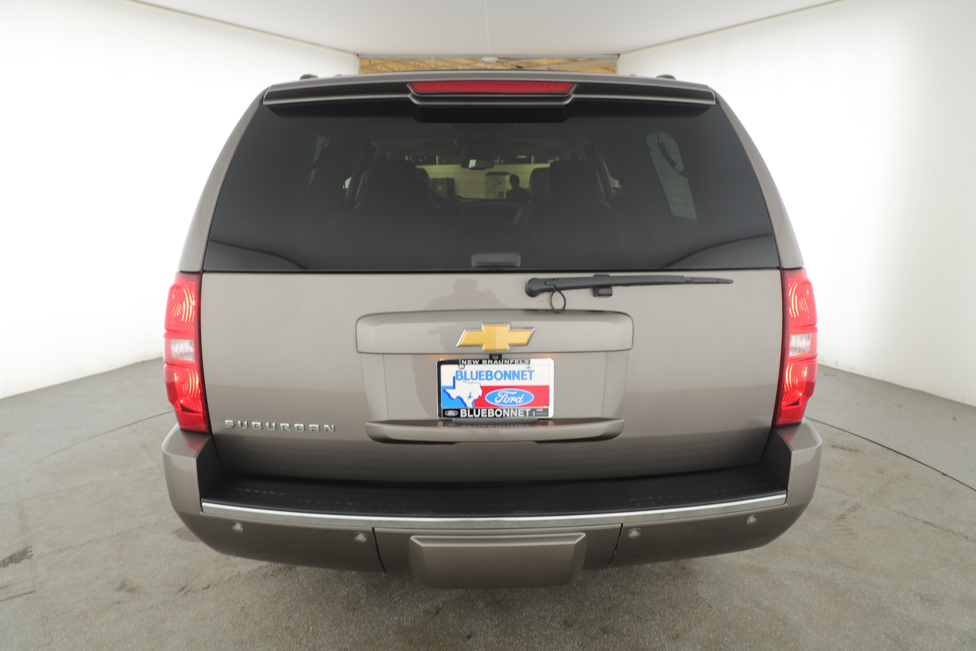 Used 2013 Chevrolet Suburban LTZ image 4