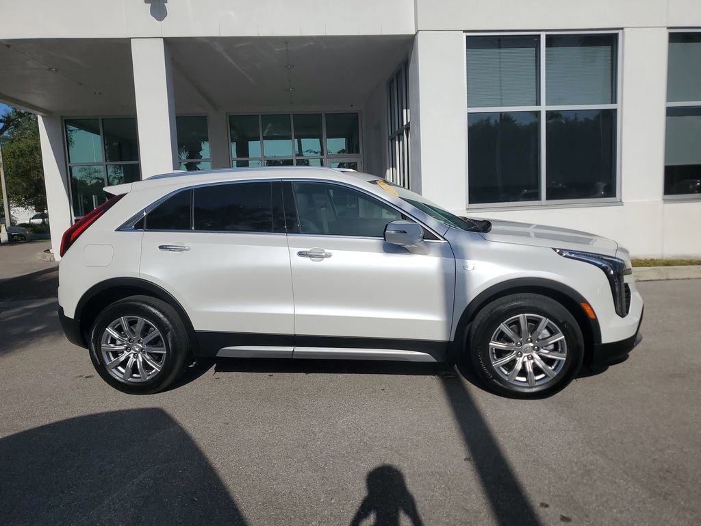 Used 2023 Cadillac XT4 Premium Luxury image 7
