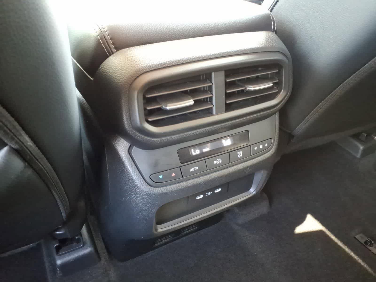 Used 2025 Honda Pilot EX-L image 12
