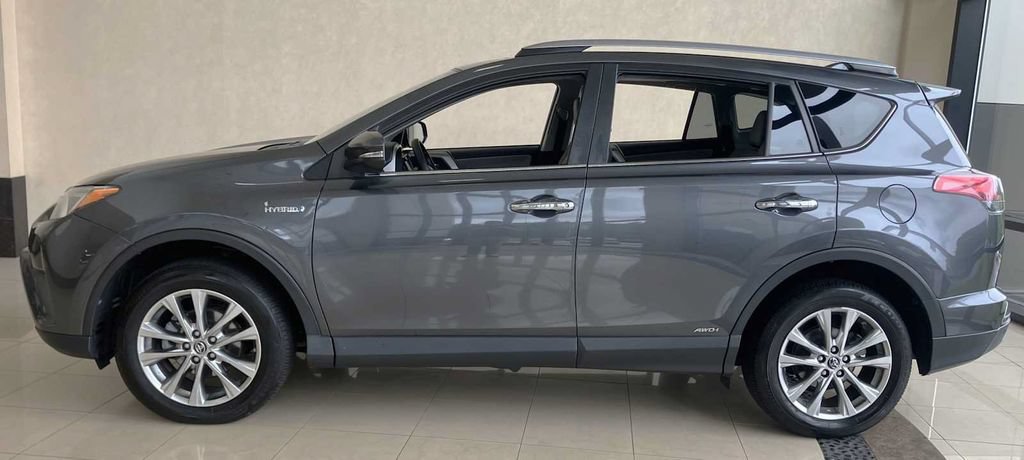 Used 2018 Toyota RAV4 Limited AWD/4WD image 14