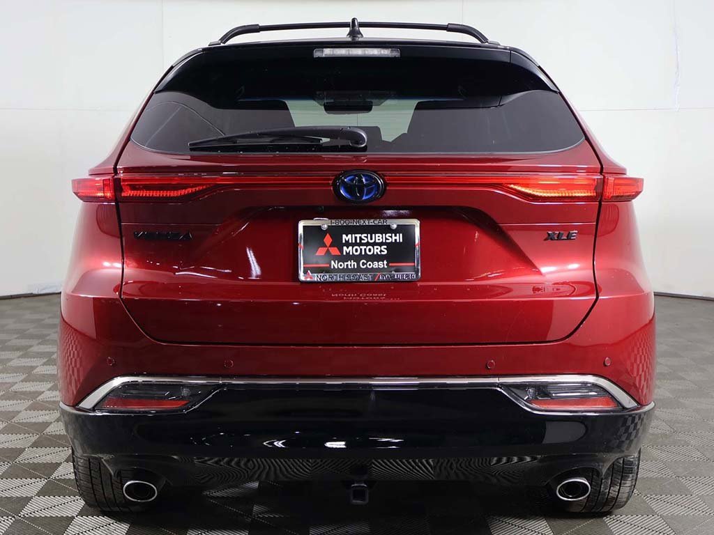 Used 2023 Toyota Venza Nightshade image 11