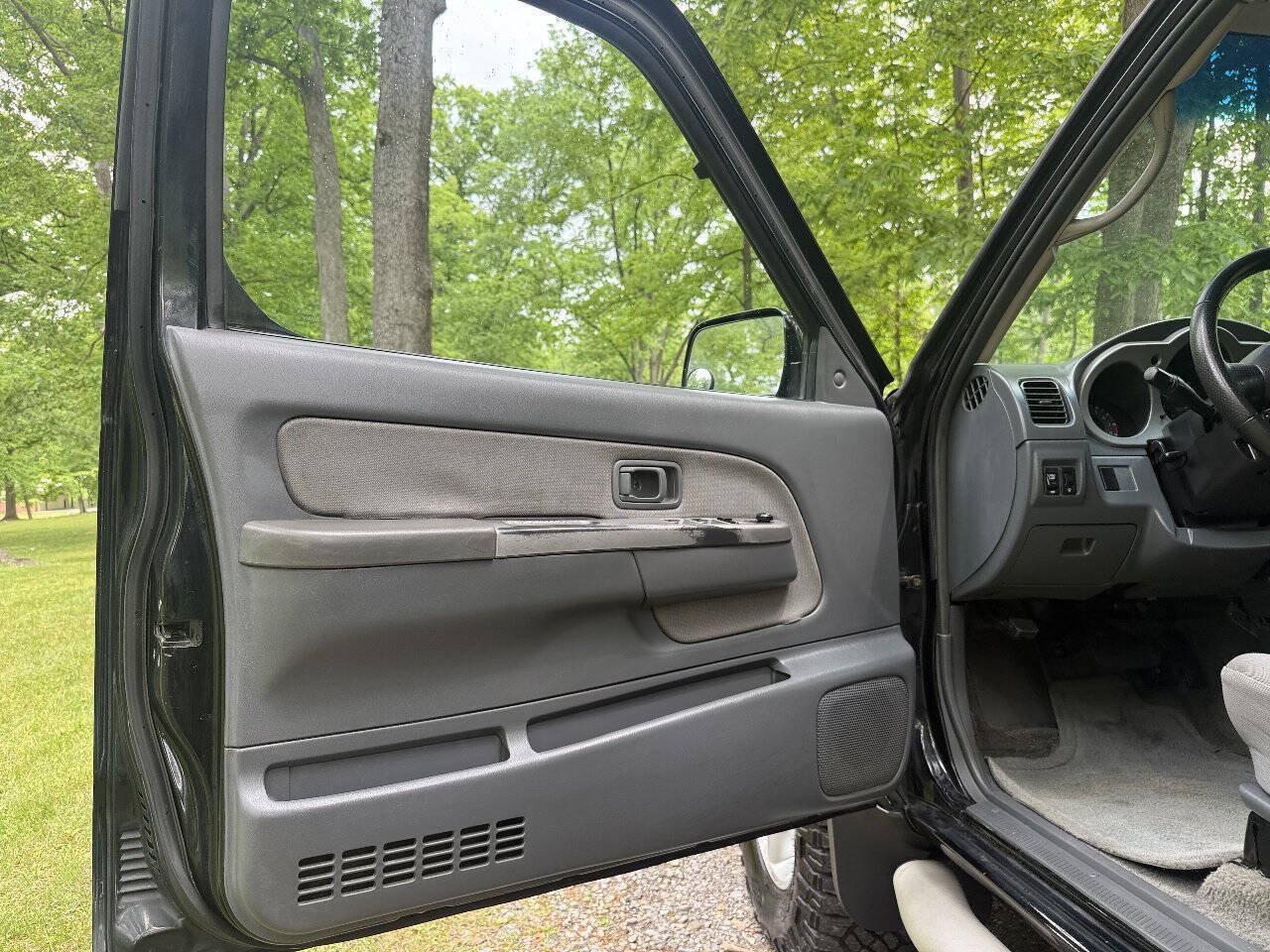 Used 2002 Nissan Frontier SE AWD/4WD image 52