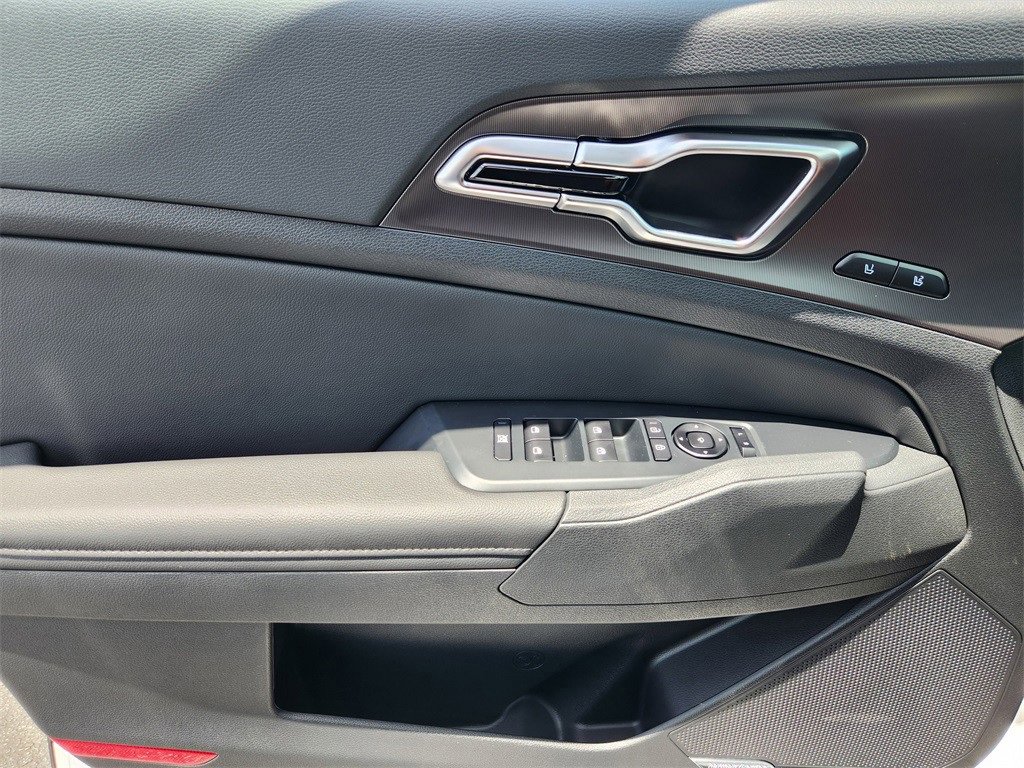 New 2026 Kia Sportage SX image 16