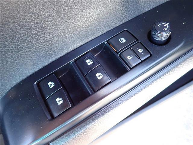 Used 2020 Toyota Camry SE FWD image 10