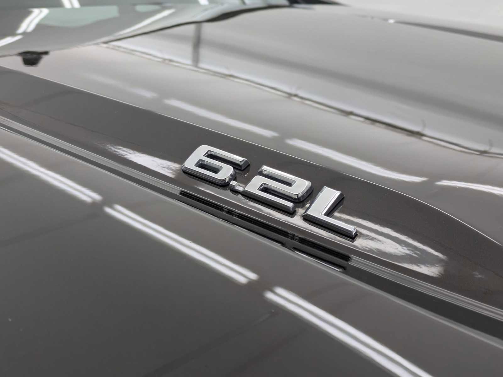 Used 2020 Chevrolet Silverado 1500 LTZ w/ LTZ Plus Package AWD/4WD image 13