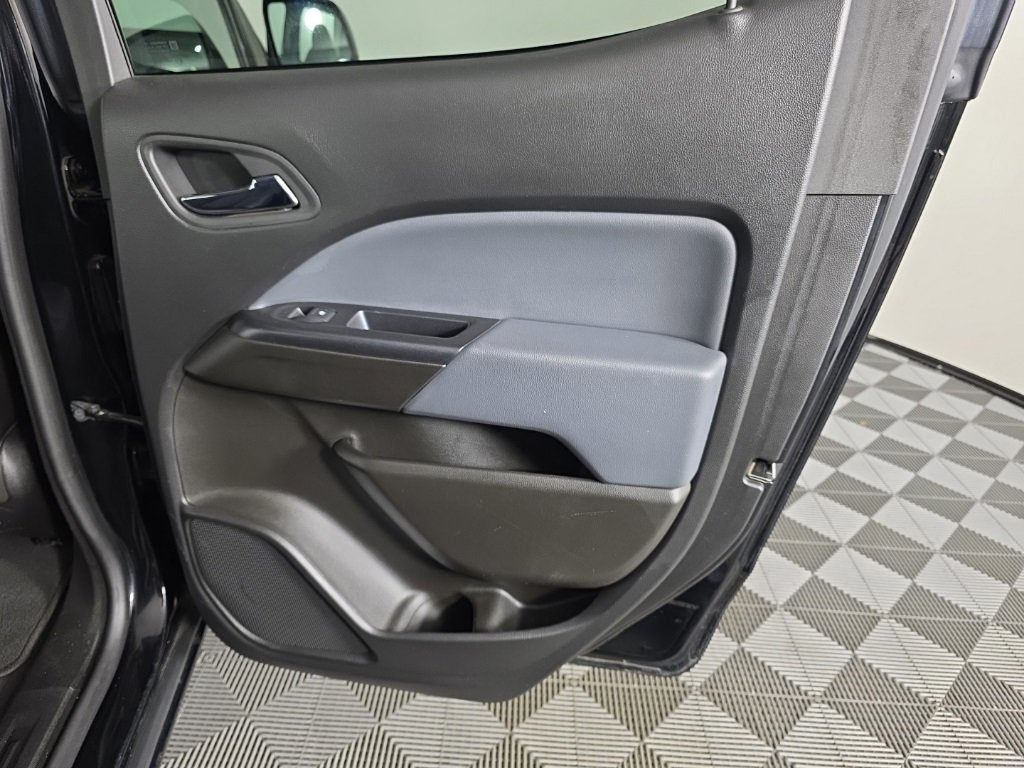 Used 2022 Chevrolet Colorado Z71 w/ Z71 Midnight Edition image 32