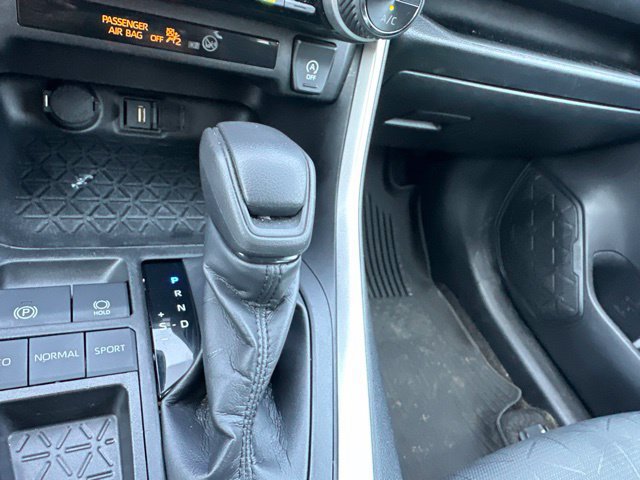 Used 2021 Toyota RAV4 XLE FWD image 28