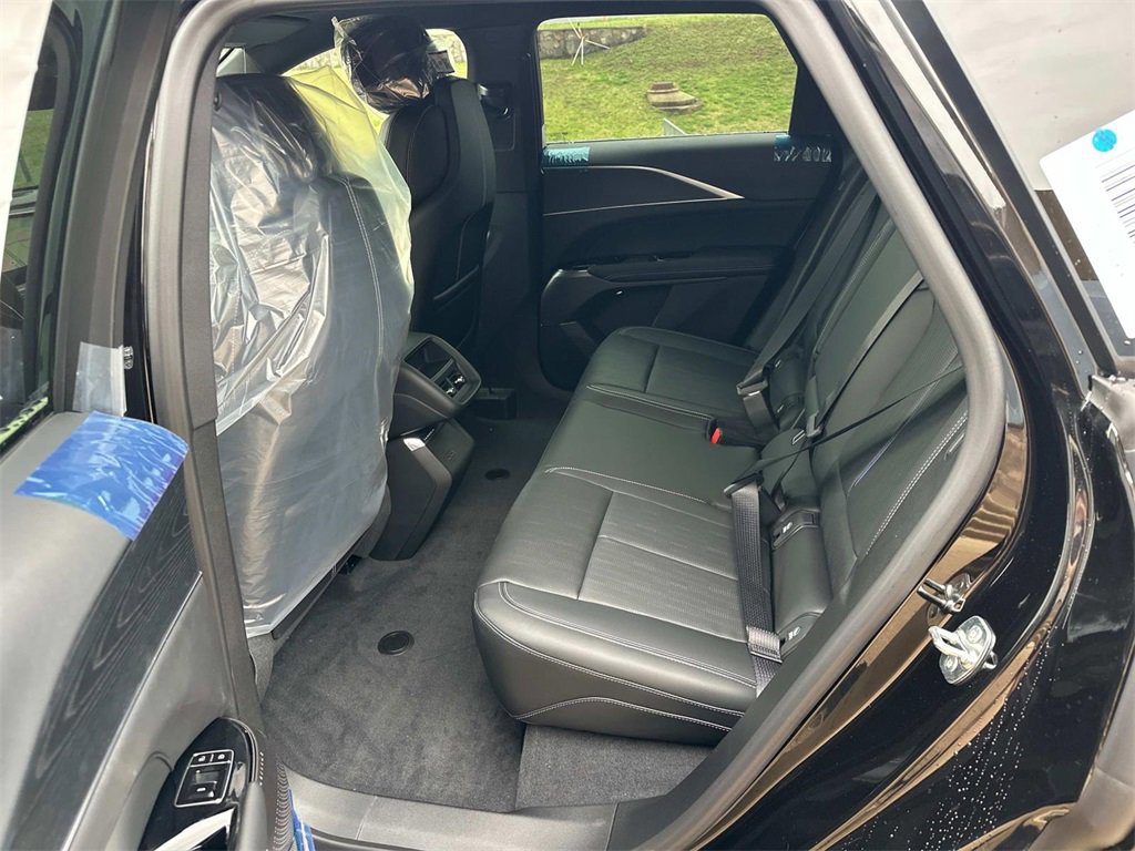 New 2025 Cadillac Lyriq Sport image 9