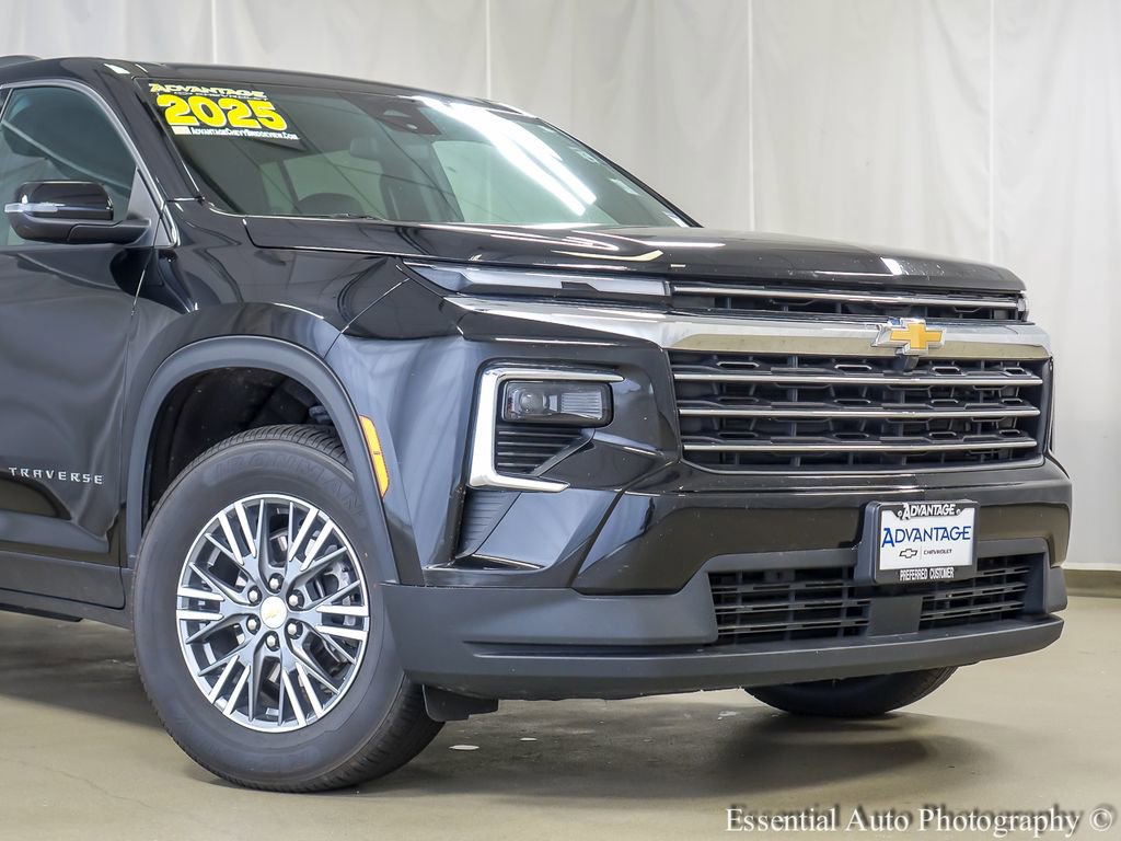 Used 2025 Chevrolet Traverse LT AWD/4WD video 3