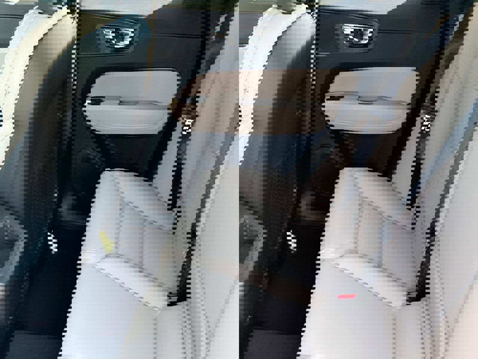 New 2026 Volvo XC60 B5 Plus w/ Climate Package image 12