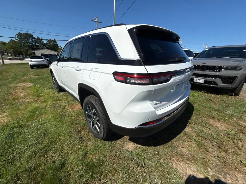 New 2027 Jeep Grand Cherokee Laredo X AWD/4WD image 3