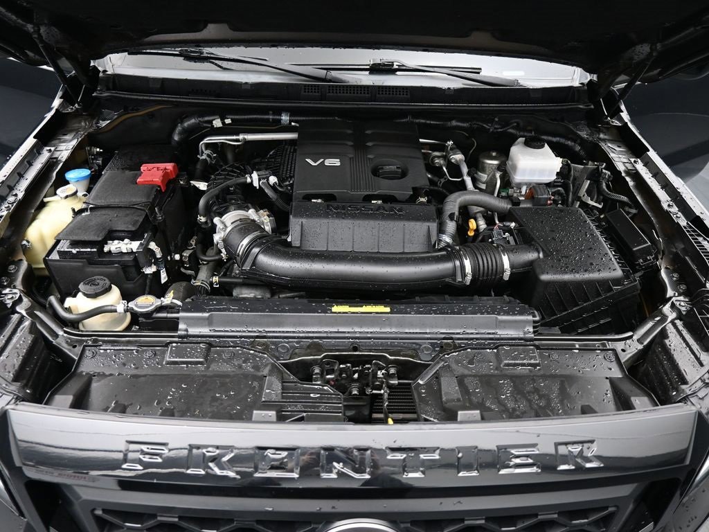 Used 2023 Nissan Frontier SV w/ Midnight Edition Package image 14