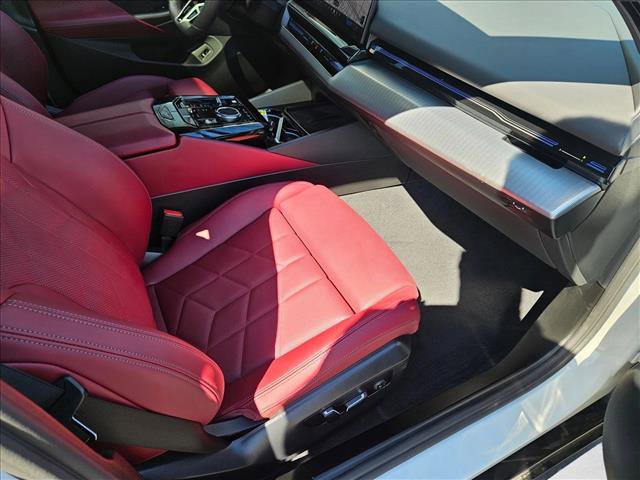 Used 2025 BMW 530i w/ M Sport Package image 20
