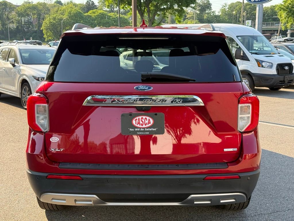 Used 2020 Ford Explorer XLT w/ Equipment Group 202A AWD/4WD image 9