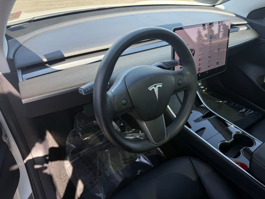 Used 2020 Tesla Model 3 Standard Range Plus image 17