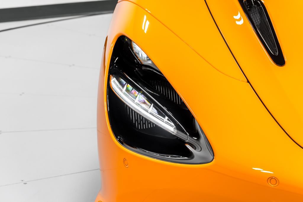 Used 2026 McLaren 750S RWD image 38