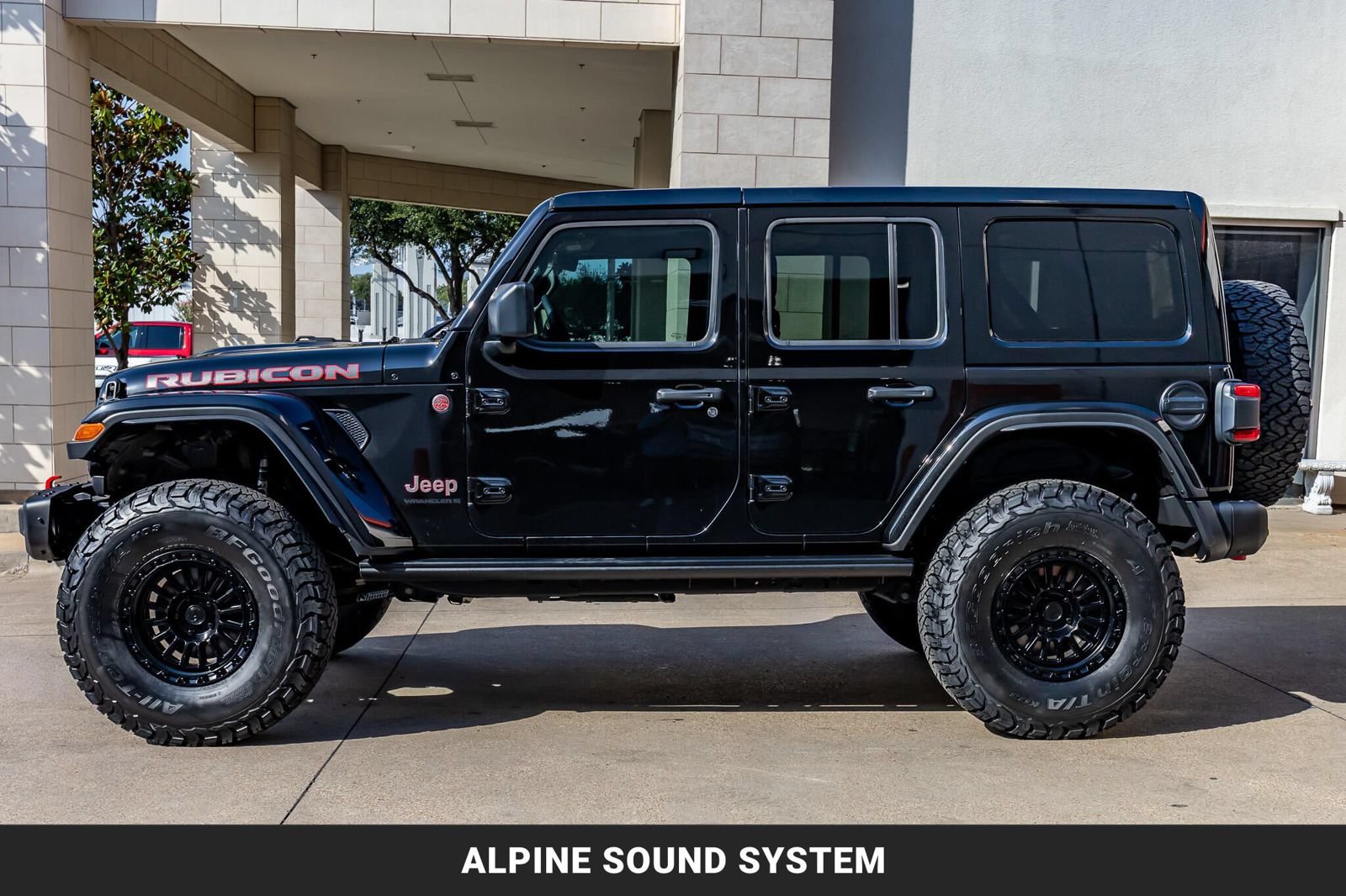 Used 2024 Jeep Wrangler Unlimited Rubicon AWD/4WD image 6